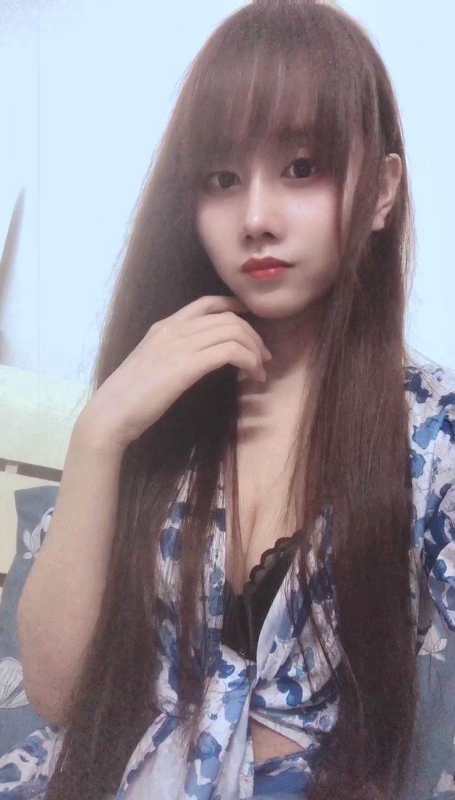 2020年8月1200后粉嫩紧的学生妹